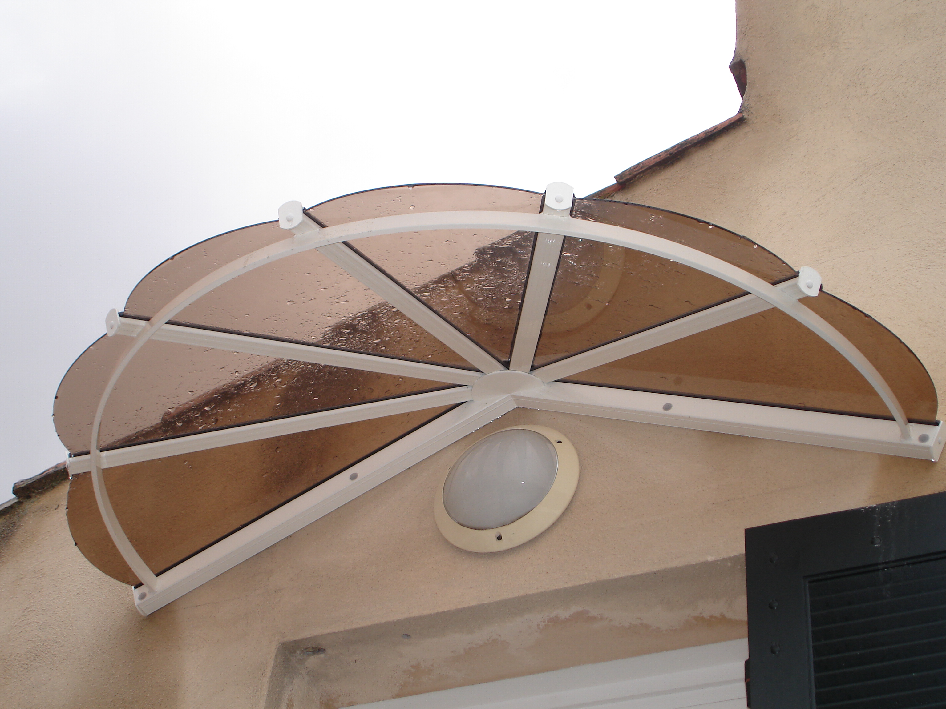 Carport en aluminium sur mesure pour protection soleil véhicule Aix-en-Provence 13100
